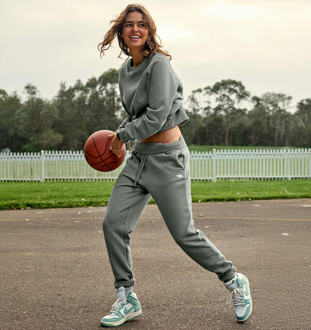 Women's sweats & jumpers